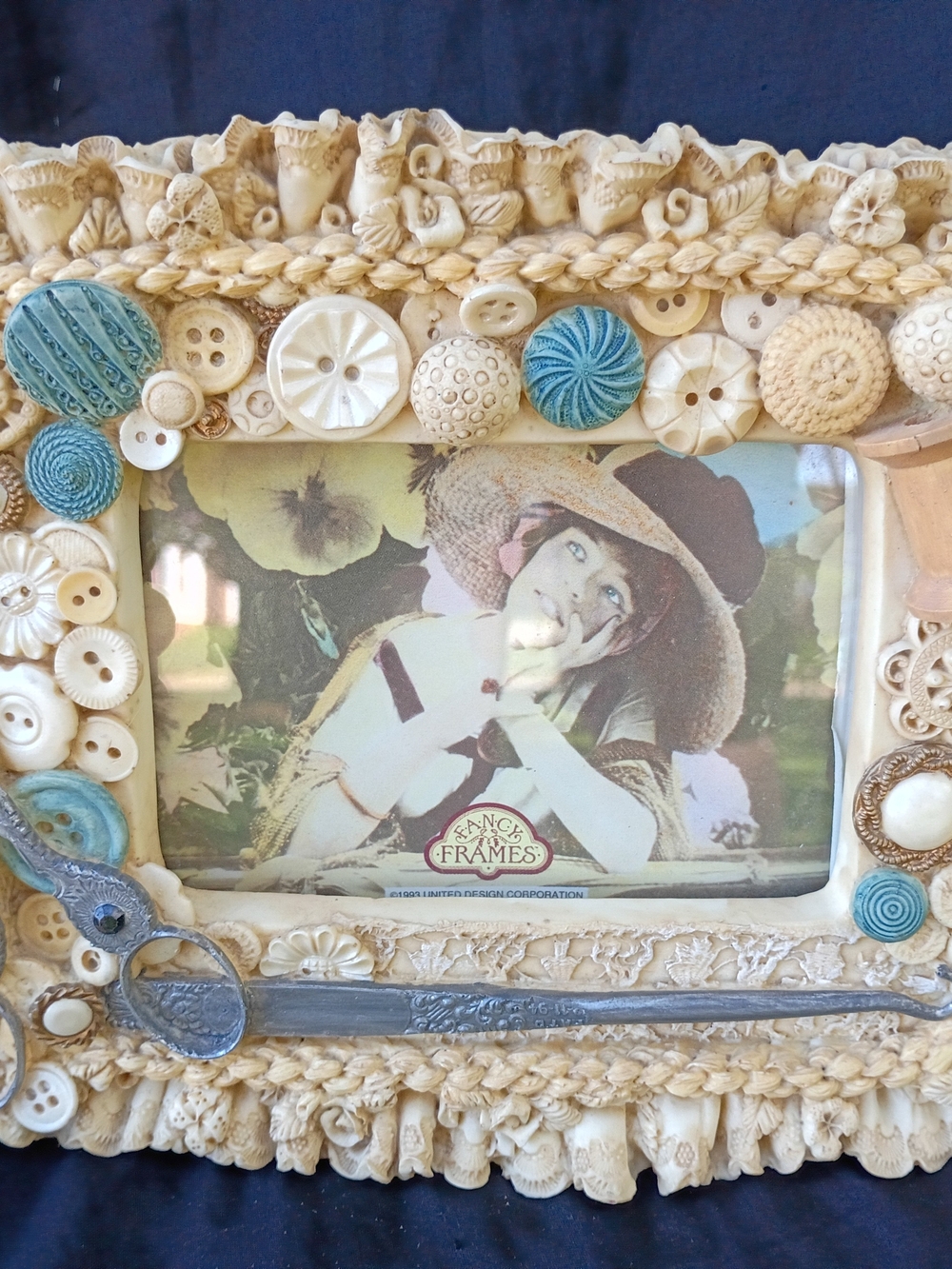Fancy Frames Picture Frame Sewing Spool Scissors Lace Resin 1993 8x6" Fits 3x5"